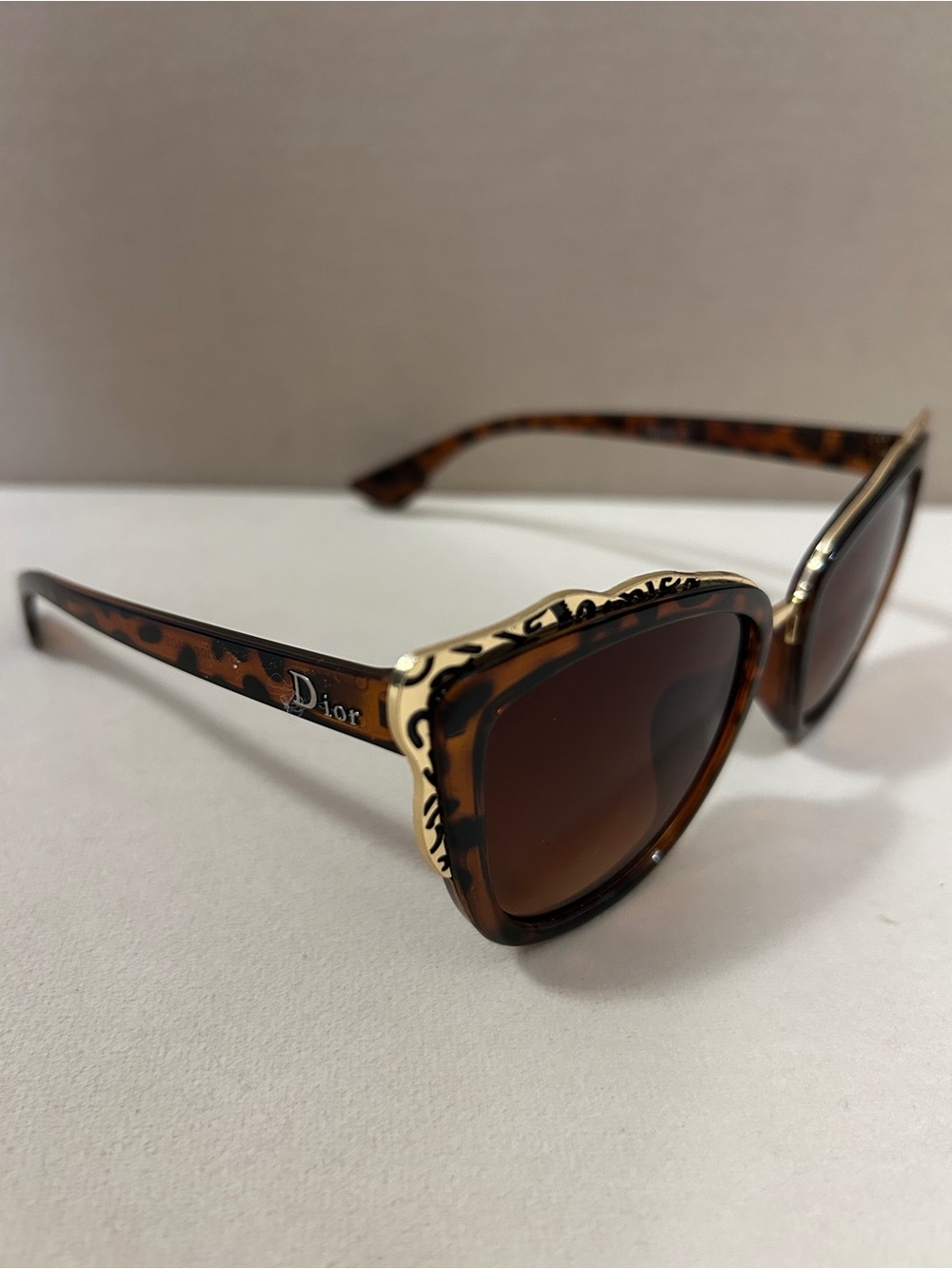 Dior Tortoiseshell and Gold Cat-Eye Sunglasses - Brown Lenses